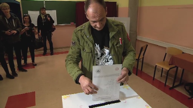 Pierwsze sondażowe wyniki wyborów zaskoczyły dużym poparciem dla Pawła Kukiza.