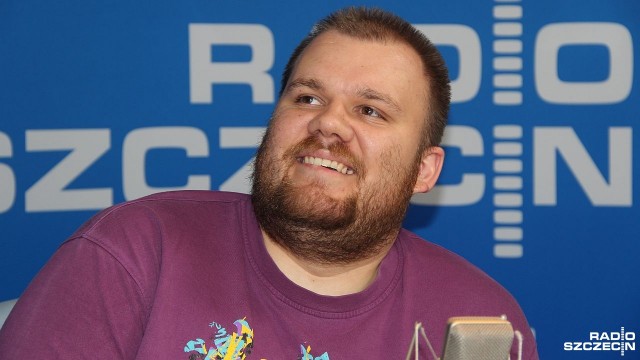 Damian cieszy się z efektów naszej radiowej akcji