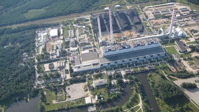 W rozmowie z Radiem Szczecin wiceprezes ds. wytwarzania w PGE GiEK Waldemar Szulc zapewnił, że Elektrownia Dolna Odra pod Gryfinem będzie działać po 2035 roku.