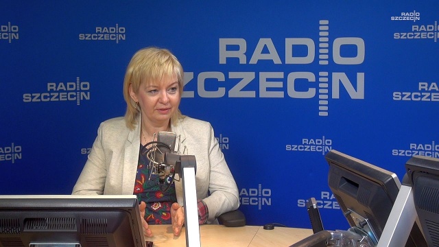 Na co dzień pracuje jako nauczycielka, a z powodu natłoku obowiązków ćwiczy nawet o szóstej rano.