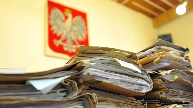 Lokalni działacze Platformy Obywatelskiej spotkają się przed sądem. Proces cywilny posłance Zofii Ławrynowicz wytoczył działacz partii ze Stargardu - Marcin Badowski. Parlamentarzystka oskarżyła go o to, że podrobił podpis na jednym z partyjnych dokumentów.