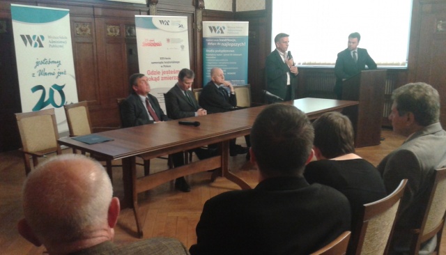 Zmiany na przestrzeni ostatnich lat to zmiany na lepsze - tak sytuację władz gminnych w ostatnich latach podsumował prawnik Paweł Leszczyński z Wyższej Szkoły Administracji Publicznej w Szczecinie. Podczas konferencji poświęconej 25-leciu samorządu terytorialnego w Polsce prawnicy, ekonomiści i przedstawiciele władz lokalnych dyskutowali o przyszłości samorządu w Polsce.