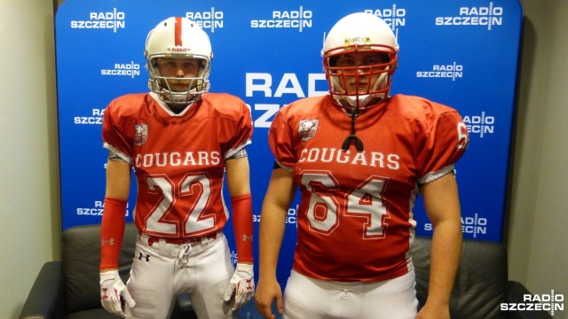 Futboliści amerykańscy ze Szczecina pomogą ciężko chorej dziewczynce. W czasie meczu Cougars Szczecin z Seahawks Sopot odbędzie się zbiórka pieniędzy ne leczenie Narii, która choruje na nowotwór żołądka.