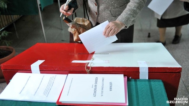Wyniki drugiej tury wyborów prezydenckich w dawnym okręgu szczecińskim mogą być już znane nawet w poniedziałek rano.