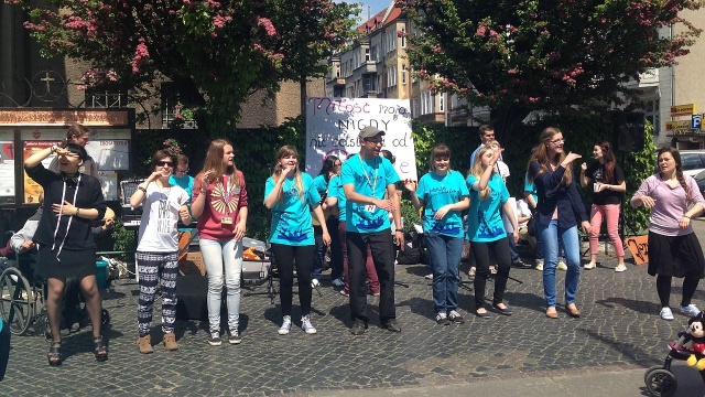 Przez tydzień odwiedzą szpitale, będą w tramwajach, wyjdą na place Szczecina do mieszkańców, by głosić Jezusa. Młodzi ewangelizatorzy rozpoczęli pierwszą w mieście, a zapoczątkowaną kilkanaście lat temu w Brazylii Misję Talitha Kum.