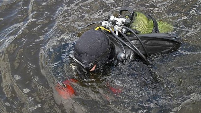 Ponad 400-kilogramowa brytyjska mina Mark VI spoczywa na dnie Kanału Piastowskiego w Świnoujściu - wynika z ekspertyzy przeprowadzonej przez saperów z 8. Flotylli Obrony Wybrzeża.