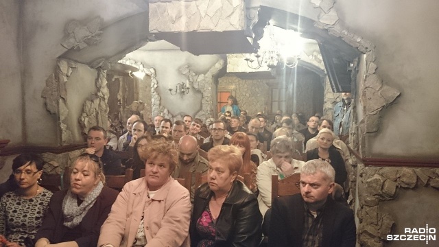 Pełnomocnicy sztabu wyborczego Pawła Kukiza w środę spotkali się z sympatykami tworzącego się ruchu ze Szczecina. Przyszło około 80 osób: studenci, bezrobotni, pracownicy służby zdrowia, nauczyciele czy przedsiębiorcy.