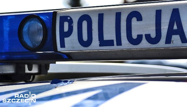 Rzucił się na przechodzącą kobietę, bił, próbował ukraść torebkę. 17-letniego bandytę zatrzymali policjanci z Drawska Pomorskiego.