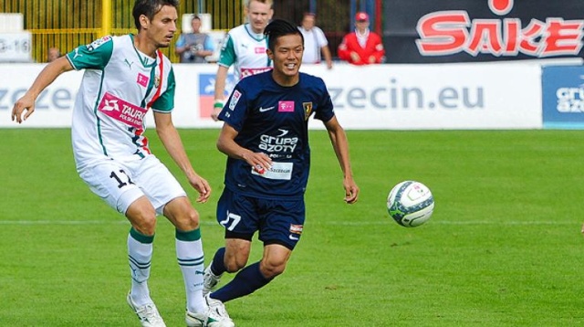 Takafumi Akahosi dalej będzie zawodnikiem Pogoni Szczecin. Japończyk rozwiązał swój kontrakt z rosyjskim klubem FK Ufa i związał się umową z Dumą Pomorza.