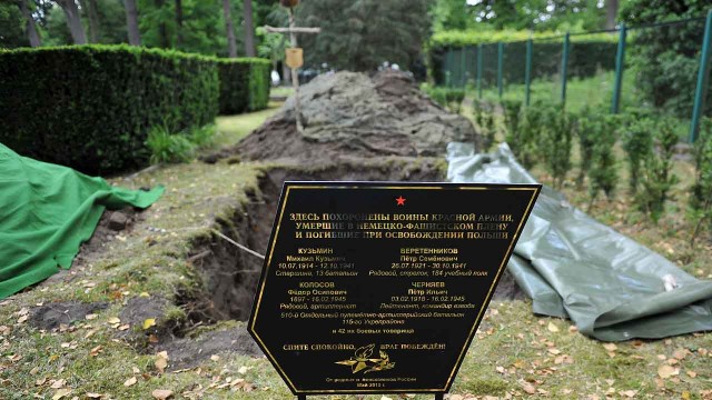 W czasie II wojny światowej walczyli na Pomorzu Zachodnim - we wtorek w Chojnie pochowano szczątki 48 żołnierzy radzieckiej Armii Czerwonej.
