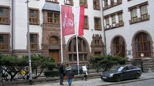 Pomorski Uniwersytet Medyczny najlepszą szczecińską uczelnią - tak wynika z ogólnopolskiego Rankingu Szkół Wyższych Perspektywy 2015. W pierwszej 50. zestawienia znalazł się także Zachodniopomorski Uniwersytet Technologiczny.