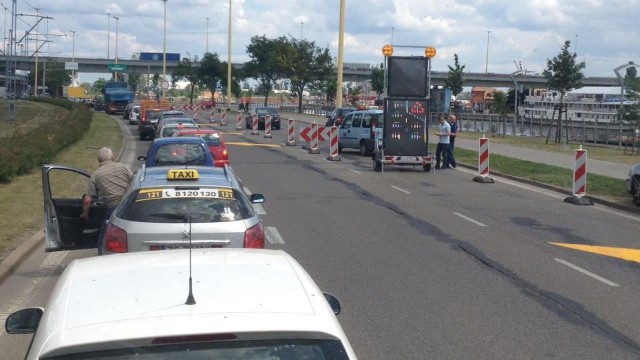 Korki w Szczecinie w związku ze zmianą organizacji ruchu w okolicach Trasy Zamkowej i Wałów Chrobrego.
