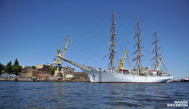 W piątek oficjalnie startuje finał Baltic Tall Ships Regata 2015. Przy Wałach Chrobrego już w czwartek zacumowały jedne z największych europejskich żaglowców - przypłynął Dar Młodzieży i rosyjski Siedow.