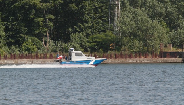 Świnoujscy policjanci wyłowili z Bałtyku ciało mężczyzny. Najprawdopodobniej jest to zaginiony rybak z międzyzdrojskiego kutra, który zatonął w ubiegłym tygodniu.