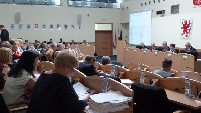 Jest absolutorium dla marszałka województwa zachodniopomorskiego. Radni Sejmiku przyjęli sprawozdanie z wykonania budżetu za poprzedni rok, ale nie bez zastrzeżeń.