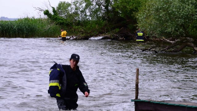 Trzy osoby z załogi jachtu były nietrzeźwe - ustaliła policja po wypadku na Zalewie Szczecińskim na wysokości miejscowości Lubin. W nocy z czwartku na piątek 42-letni mężczyzna wypadł z jachtu.