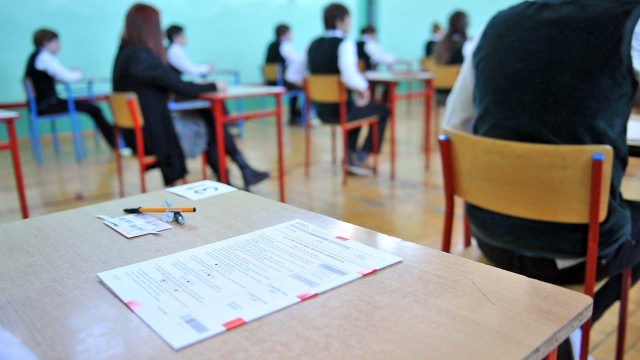 Wyniki egzaminów gimnazjalnych i sprawdzianów szóstoklasistów szkół podstawowych nie oddają w pełni poziomu edukacji w szkołach - mówili eksperci magazynu Radio Szczecin na wieczór.