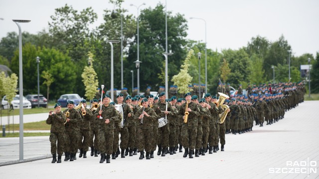 Żołnierski piknik, pokaz sprzętu wojskowego i defilada - to niektóre atrakcje, jakie przygotowała 12 Szczecińska Dywizja Zmechanizowana z okazji obchodów jubileuszu 70-lecia powstania dwunastki.
