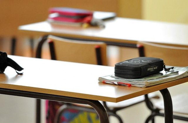 Polska edukacja cierpi na punktozę, czyli stawia na rozwiązywanie testów, zamiast uczyć tego, jak rozwiązywać problemy - tak uważają uczestnicy spotkania na Uniwersytecie Szczecińskim. Trwa tam Posiedzenie Dziekanów Wydziałów Pedagogicznych z całego kraju.