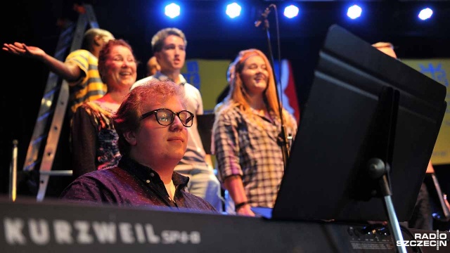Chór ze Stanów Zjednoczonych zagra w Radiu Szczecin. W piątek wieczorem w studiu S-1 wystąpi grupa Zielinski Singers. Będzie to ostatni koncert w ramach 50. Międzynarodowego Festiwalu Pieśni Chóralnej.