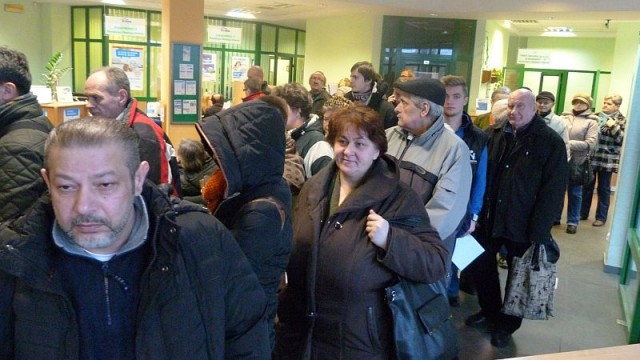 Pomysł na rozładownia kolejek w oddziale Enei przy ul. Derdowskiego w Szczecinie. Od środy klienci firmy mogą korzystać z elektronicznego Biura Obsługi Klienta.