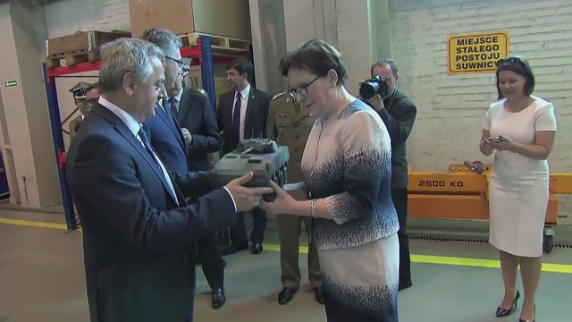 Słowacy kupią 30 Rosomaków - premierzy Polski i Słowacji podpisali w piątek list intencyjny w tej sprawie. Nasz południowy sąsiad wyda na ten cel ponad 120 mln złotych.