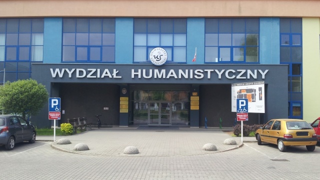 Po zakończeniu pierwszego naboru na studia dzienne, zostało kilka tysięcy wolnych miejsc. Uczelnia przedłużyła zapisy do 29 lipca.