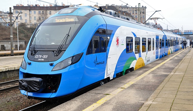 Z ponad półtoragodzinnym opóźnieniem przyjedzie do Szczecina pociąg Przewozów Regionalnych Regalica. To skutek wtorkowych burz, które przeszły nad zachodnią Polską.