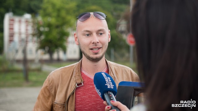 Pijany kierowca zatrzymany przez 23-latka ze Szczecina. Mężczyzna miał prawie trzy promile alkoholu w wydychanym powietrzu i zakaz prowadzenia pojazdu.