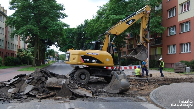 Na ulicę Barnima, bardzo ważną dla układu komunikacyjnego Goleniowa, wjechał ciężki sprzęt.