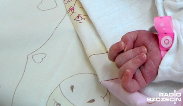 Znieczulanie dla każdej rodzącej kobiety to fikcja - informuje Gazeta Wyborcza. Na egzekwowanie przepisów brakuje pieniędzy i za mało jest też anestezjologów.