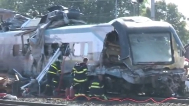 Tir zderzył się z pociągiem Pendolino na przejeździe kolejowym w czeskiej Studence. Dwie osoby zginęły, a 20 jest rannych.