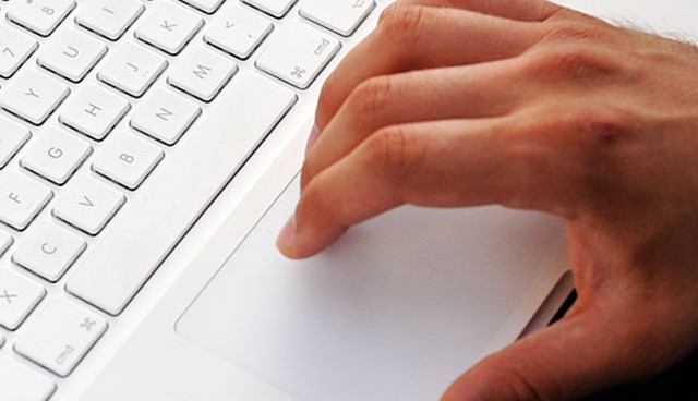 Strona ze zdjęciami internautów piszących na Facebooku obraźliwe, pełne nienawiści komentarze zniknęła z sieci. Witryna Hejty na Fejsie działała kilkanaście dni. Internauci publikowali na niej zdjęcia hejterów i ich komentarze, rzekomo pobrane z ich profilów w sieci, tworząc tzw. memy.