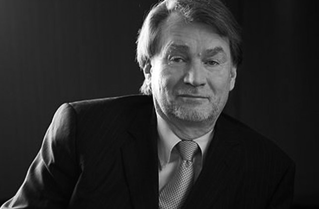 Nie żyje jeden z najbogatszych Polaków. Jan Kulczyk zmarł w wieku 65 lat w wyniku powikłań pooperacyjnych - poinformował Kulczyk Holding SA w komunikacie.