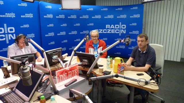 Kształt list kandydatów PO do parlamentu jest zgodny z przewidywaniami, mówi szczeciński radny Platformy Obywatelskiej. Radni PiS i SLD zaskoczeni. Samorządowcy w Kawiarence Politycznej Radia Szczecin komentowali zatwierdzone przez radę regionu PO listy startujących w wyborach parlamentarnych.