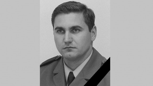Uratował życie 16-latkowi, który tonął w Bałtyku. Sam nie wrócił na brzeg. Przyjaciele i koledzy z pracy zbierają pieniądze dla rodziny policjanta Marka Dziakowicza z Wałbrzycha. Mężczyzna zginął podczas akcji ratunkowej w zachodniopomorskich Gąskach.