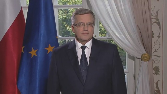 Prezydent Bronisław Komorowski dziękuje za zaufanie Polaków i podsumowuje swoją prezydenturę. W orędziu na zakończenie pięcioletniej kadencji prezydent podkreślał, że Polska potrzebuje stabilności i przewidywalności w polityce i gospodarce.
