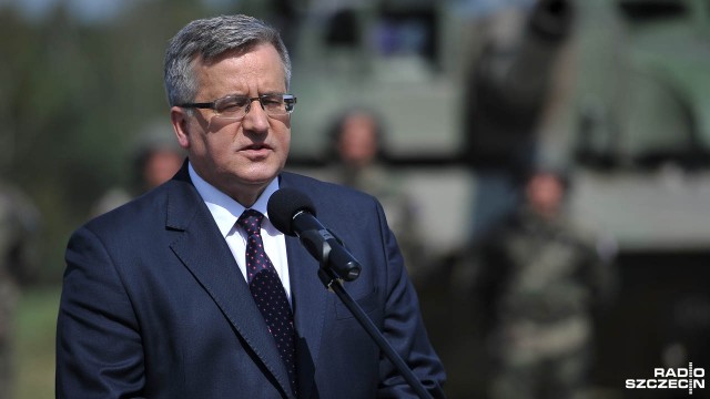 Odejście prezydenta nie jest na miarę Prezydenta Rzeczypospolitej - skomentował w programie Radio Szczecin na Wieczór orędzie Bronisława Komorowskiego poseł PiS Michał Jach.