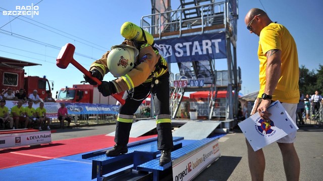 U stóp Wałów Chrobrego w Szczecinie rozpoczął się trzeci dzień zmagań najlepszych strażaków - Firefighter Combat Challange - w niedzielę rozgrywane są mistrzostwa Europy.
