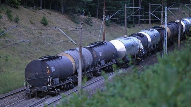Naprawa uszkodzonych torów między Warnowem a Lubiewem potrwa do środy. Zarządca linii spółka PKP PLK prowadzi ostatnie prace remontowe.
