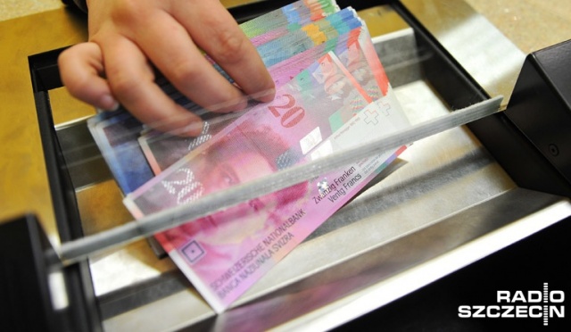 Komisja Nadzoru Finansowego alarmuje, że przez ustawę o frankowiczach banki mogą stracić nawet 22 miliardy złotych.