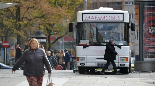 50- i 69-letnie kobiety mogą skorzystać z bezpłatnych badań profilaktycznych piersi.