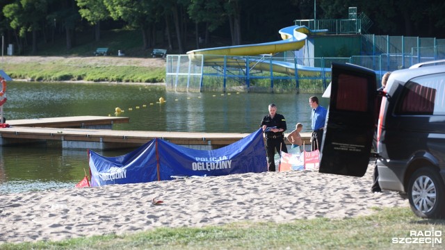 Policjanci wyjaśniają przyczyny czwartkowego utonięcia 12-latki na jeziorze Głębokim w Szczecinie. Zbierają dowody i przesłuchują świadków.