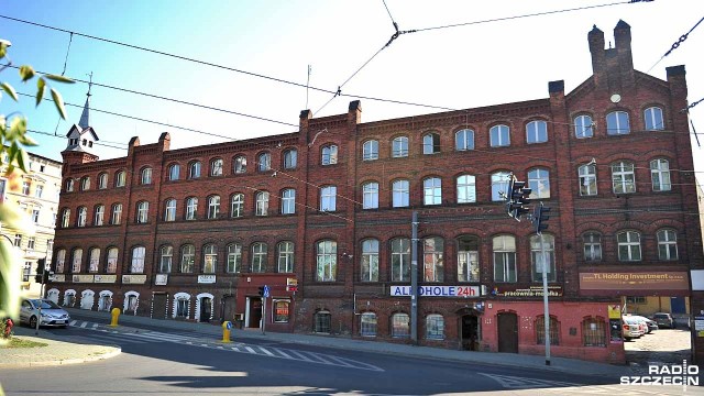 Dawna fabryka maszyn do szycia Bernharda Stoewera na sprzedaż. Zabytkowy budynek u zbiegu ulic Krasińskiego i Niemcewicza w Szczecinie ma kosztować 3,5 miliona złotych.