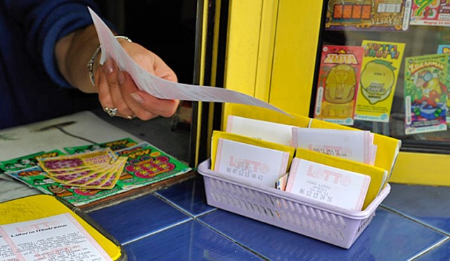 W sobotnim losowaniu padła tylko jedna szóstka. To: 1, 14, 23, 31, 33 i 35. Właściciel szczęśliwego kuponu wygrał dokładnie 35 milionów, 234 tysiące, 116 złotych i 20 groszy.