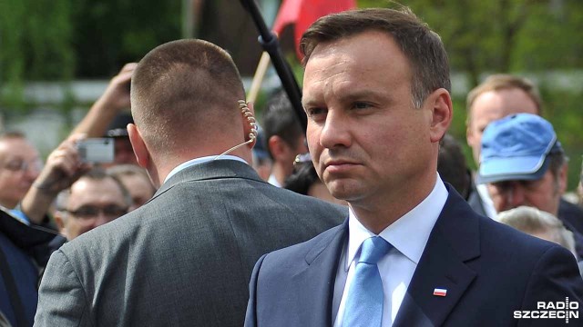 To potwarz, nigdy nie łączyłem mandatu poselskiego ze stanowiskiem wykładowcy na uczelni w Poznaniu. Tak prezydent Andrzej Duda odpowiada w programie Telewizji Polskiej na zarzuty tygodnika Newsweek. Chodzi o tzw. kilometrówki.