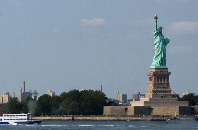 Wzrosty na chińskiej giełdzie poprawiły nastroje inwestorów. Indeks giełdy w Szanghaju na zamknięciu zyskał ponad pięć procent. Odbicie odnotowała też nowojorska giełda.