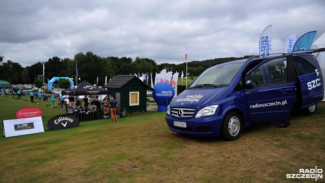 Od siódmej rano golfiści walczą w drugim dniu turniejowej rozgrywki na polu w podszczecińskim Binowie. Trwa krajowy finał zmagań World Amateur Golfers Championship. Bierze w nim udział ponad 200 zawodników. Radio Szczecin nadaje z pola w Binowie.