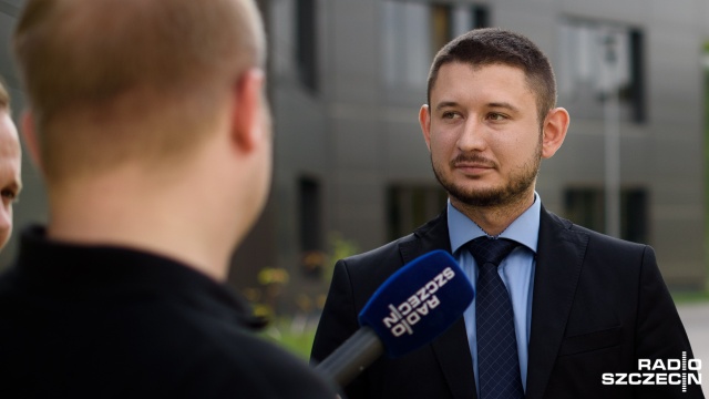 Wprowadzenie Jednomandatowych Okręgów Wyborczych i likwidacja obowiązku płacenia składek na ubezpieczenie społeczne - to postulaty Jakuba Kozieła, czyli jedynki na liście ruchu KUKIZ03915 w Szczecinie.
