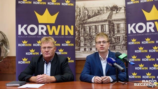 Trzeba wydłużyć okres przejściowy - mówili w czwartek w Szczecinie politycy partii KORWiN. To czas do połowy 2016 roku, kiedy obowiązują ograniczenia przy wykupie polskiej ziemi dla cudzoziemców.